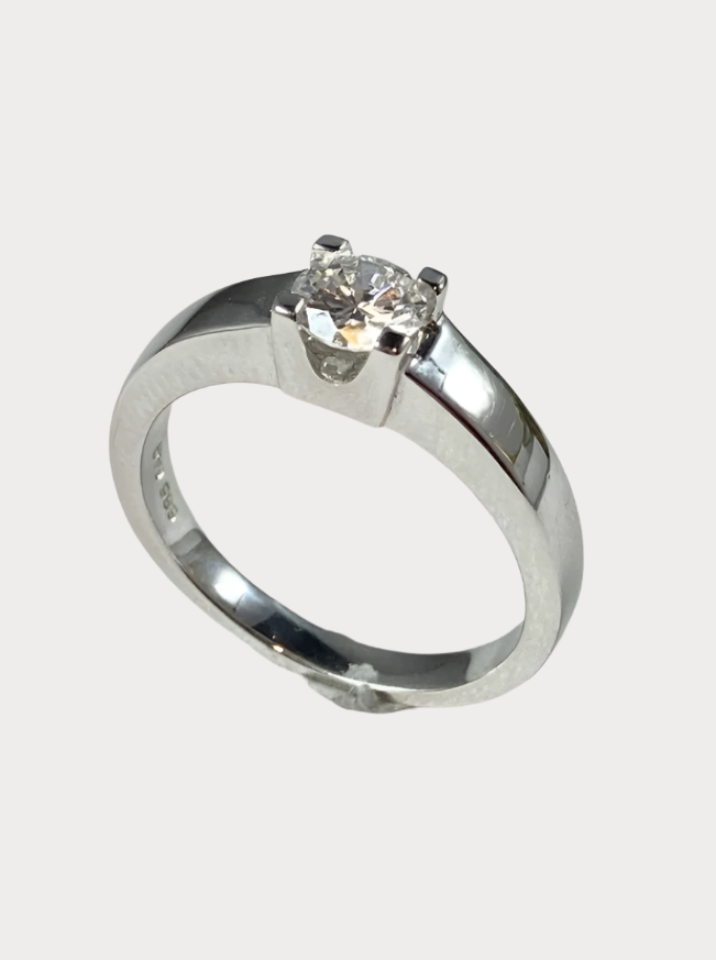 Halvkaraten - hvitt gull - 0,50ct