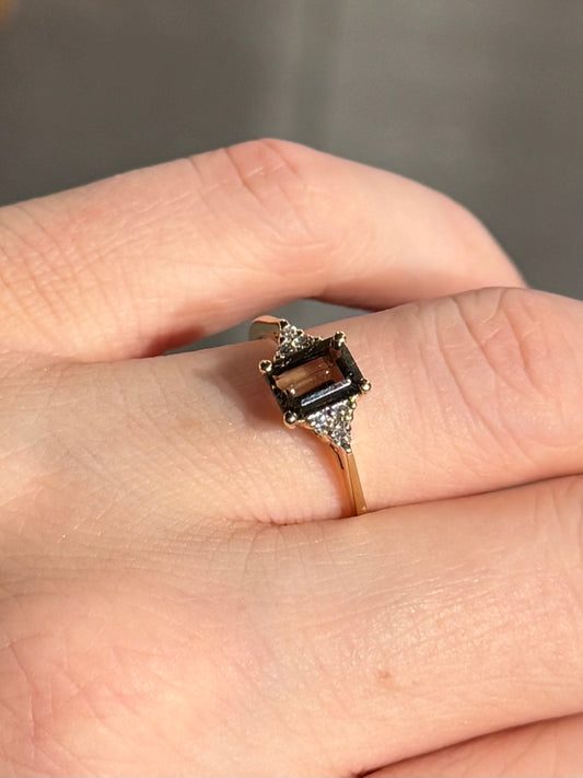 Gullring - røykkvarts - diamanter