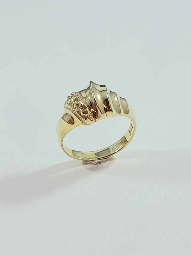 Vintage collection ring