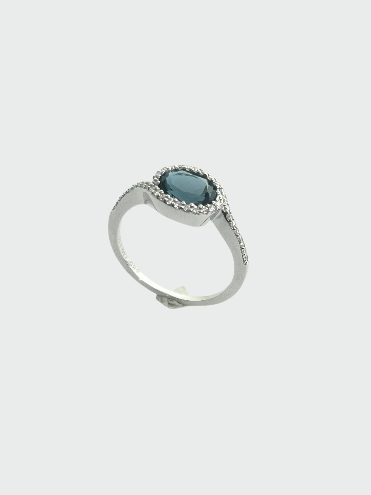 London blue topas - diamantring