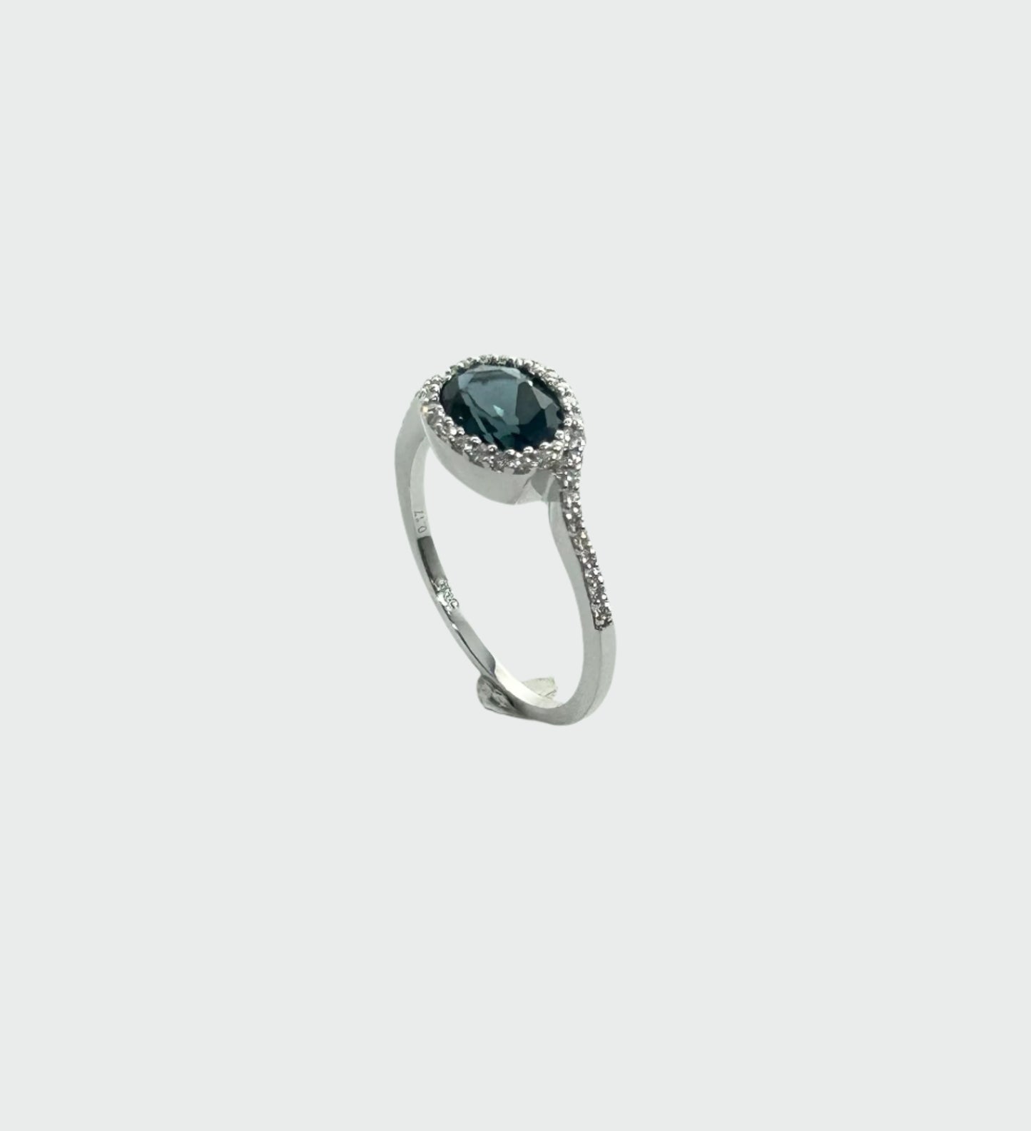 London blue topas - diamantring